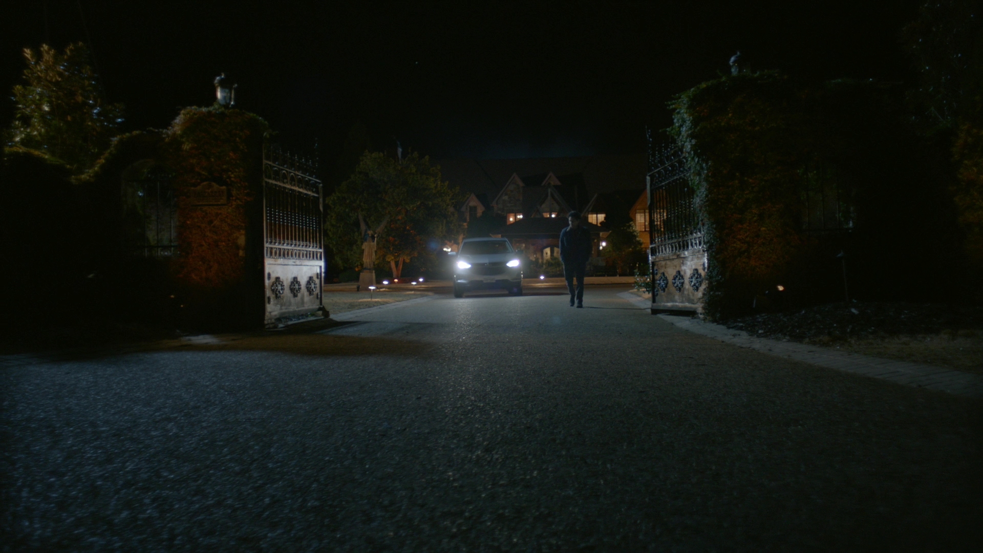 VampireDiariesWorld-dot-nl_Legacies1x14LetsJustFinishTheDance04840.jpg