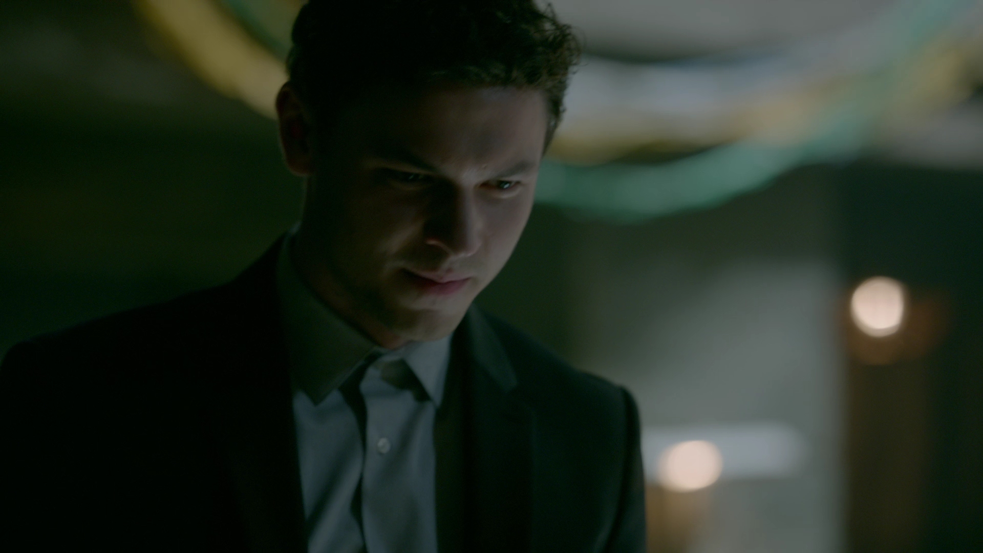VampireDiariesWorld-dot-nl_Legacies1x15IllTellYouAStory00069.jpg