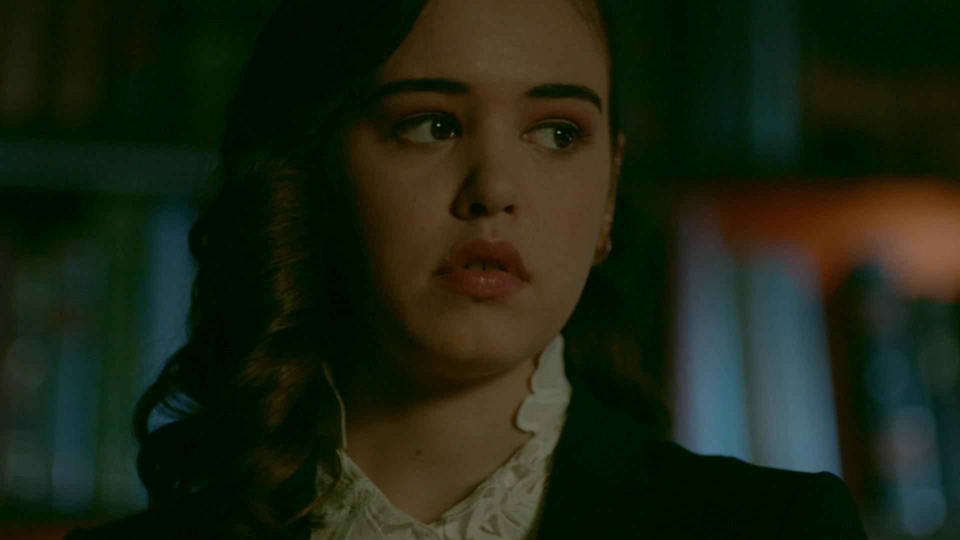 VampireDiariesWorld-dot-nl_Legacies1x15IllTellYouAStory00172.jpg