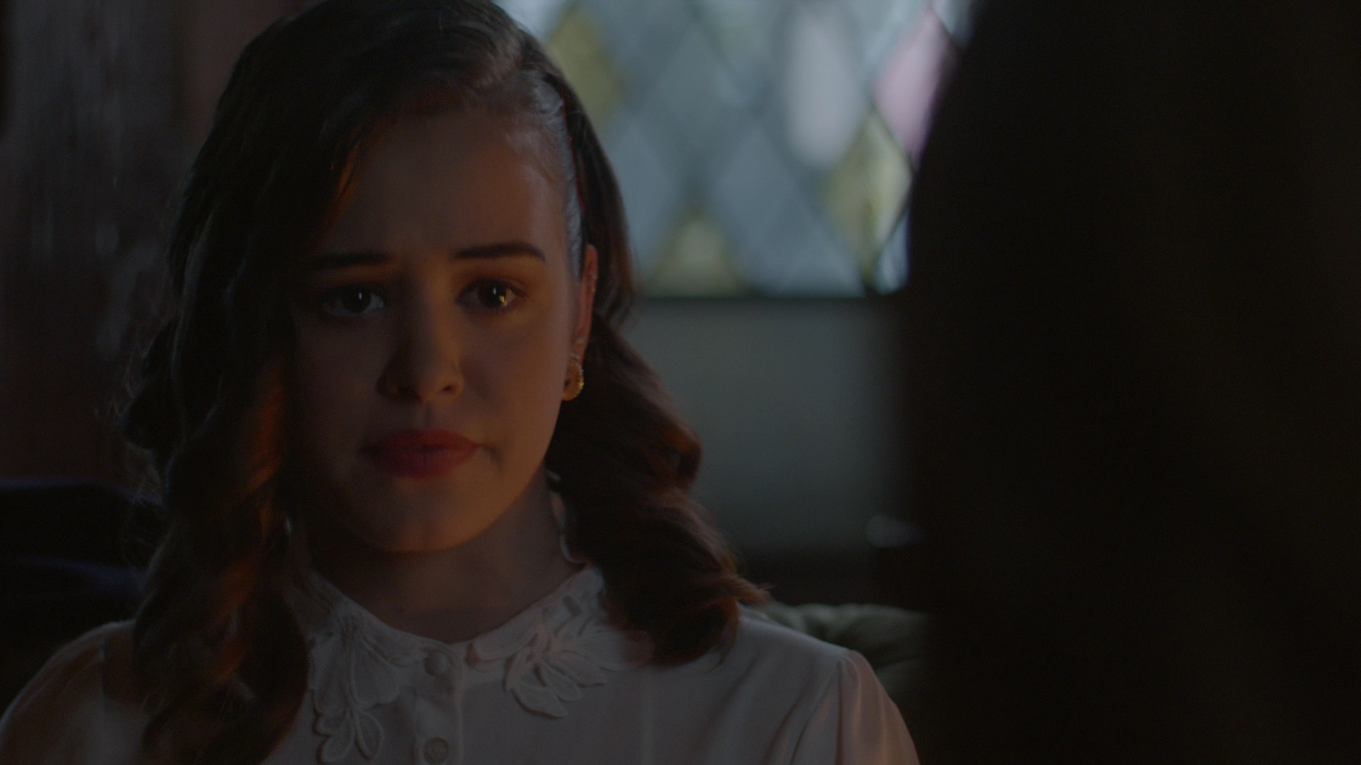 VampireDiariesWorld-dot-nl_Legacies1x15IllTellYouAStory01057.jpg