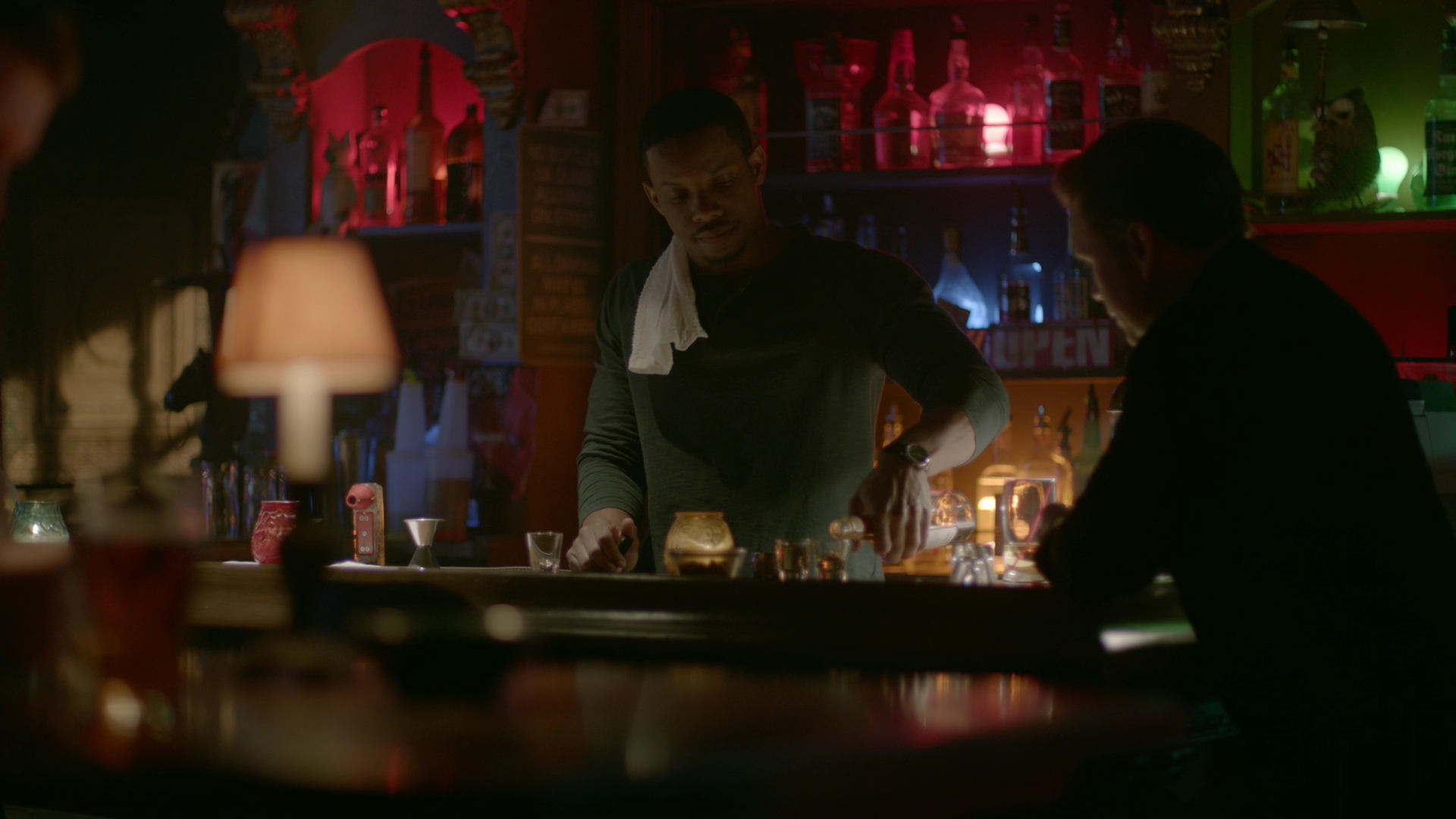 VampireDiariesWorld-dot-nl_Legacies1x15IllTellYouAStory02275.jpg