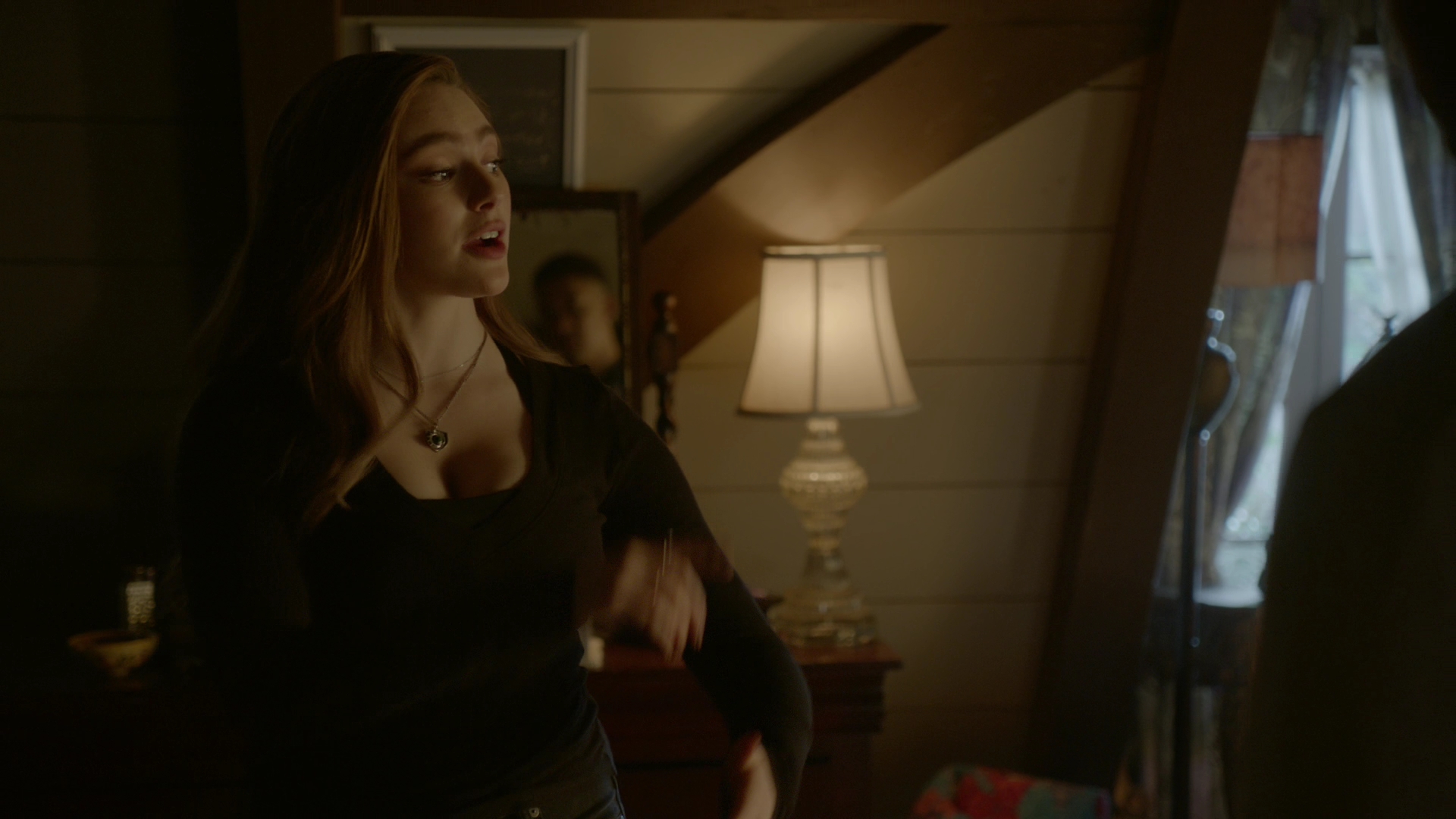 VampireDiariesWorld-dot-nl_Legacies1x15IllTellYouAStory02309.jpg
