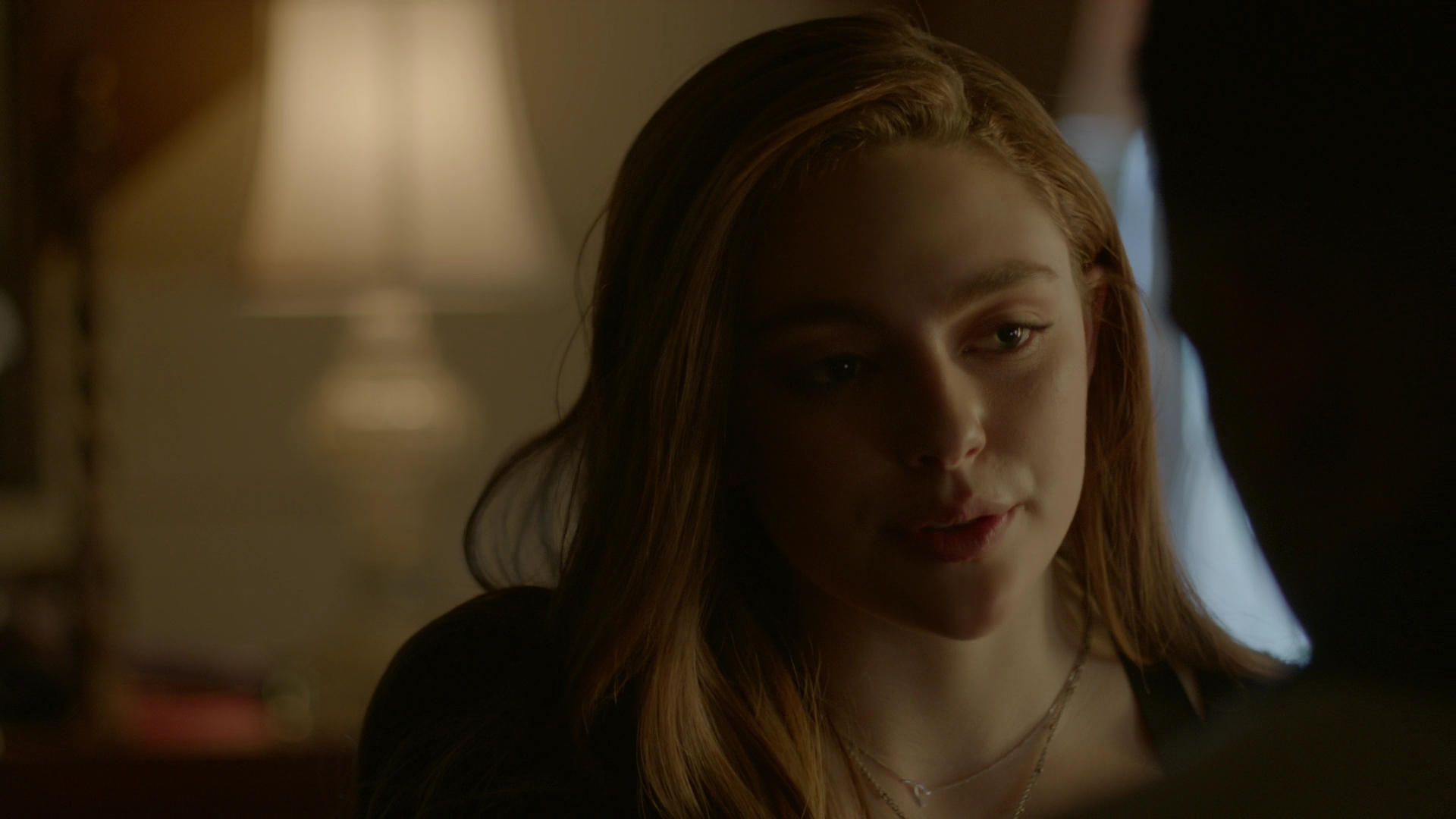 VampireDiariesWorld-dot-nl_Legacies1x15IllTellYouAStory02411.jpg
