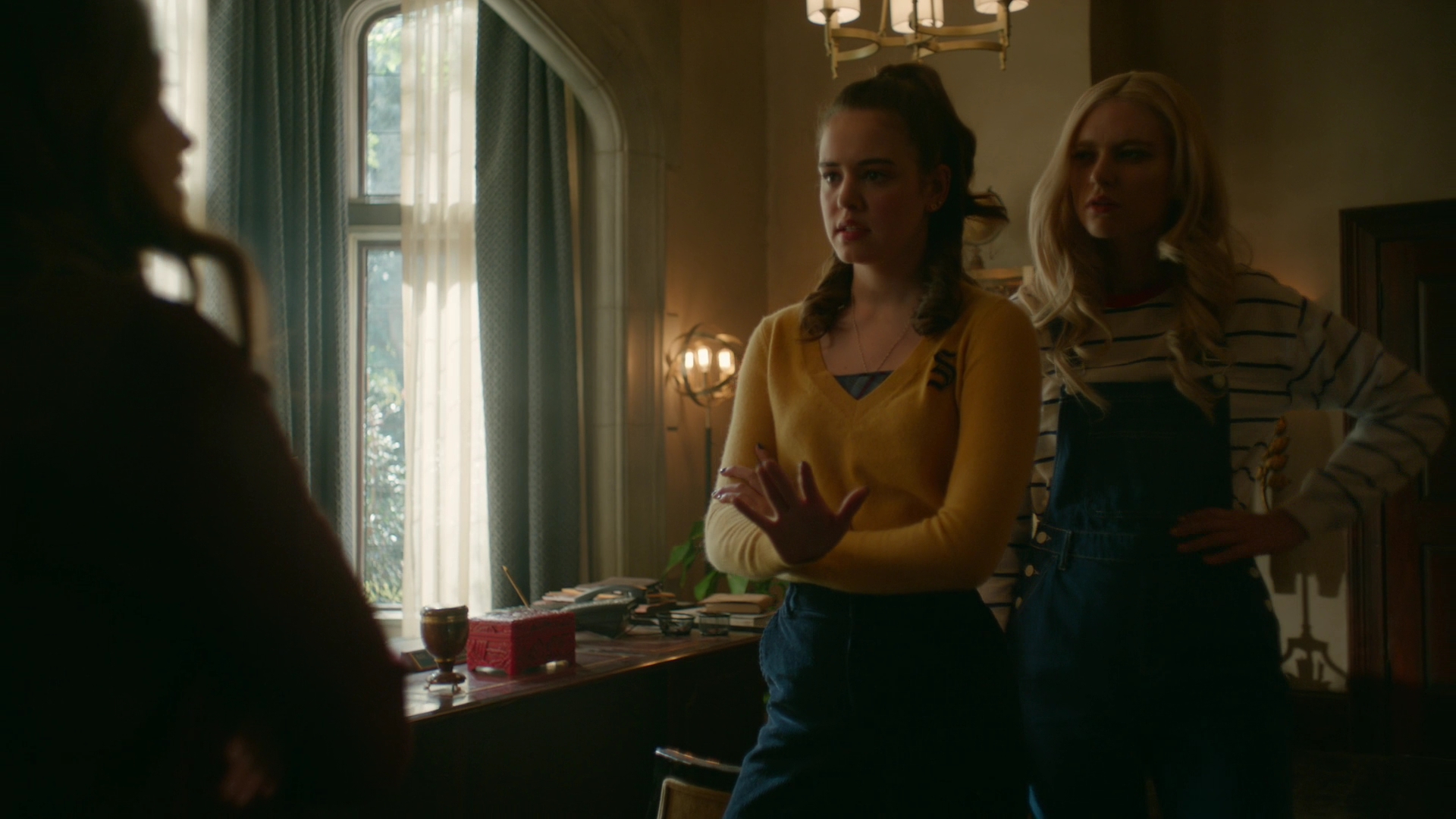 VampireDiariesWorld-dot-nl_Legacies1x16TheresAlwaysALoophole00382.jpg