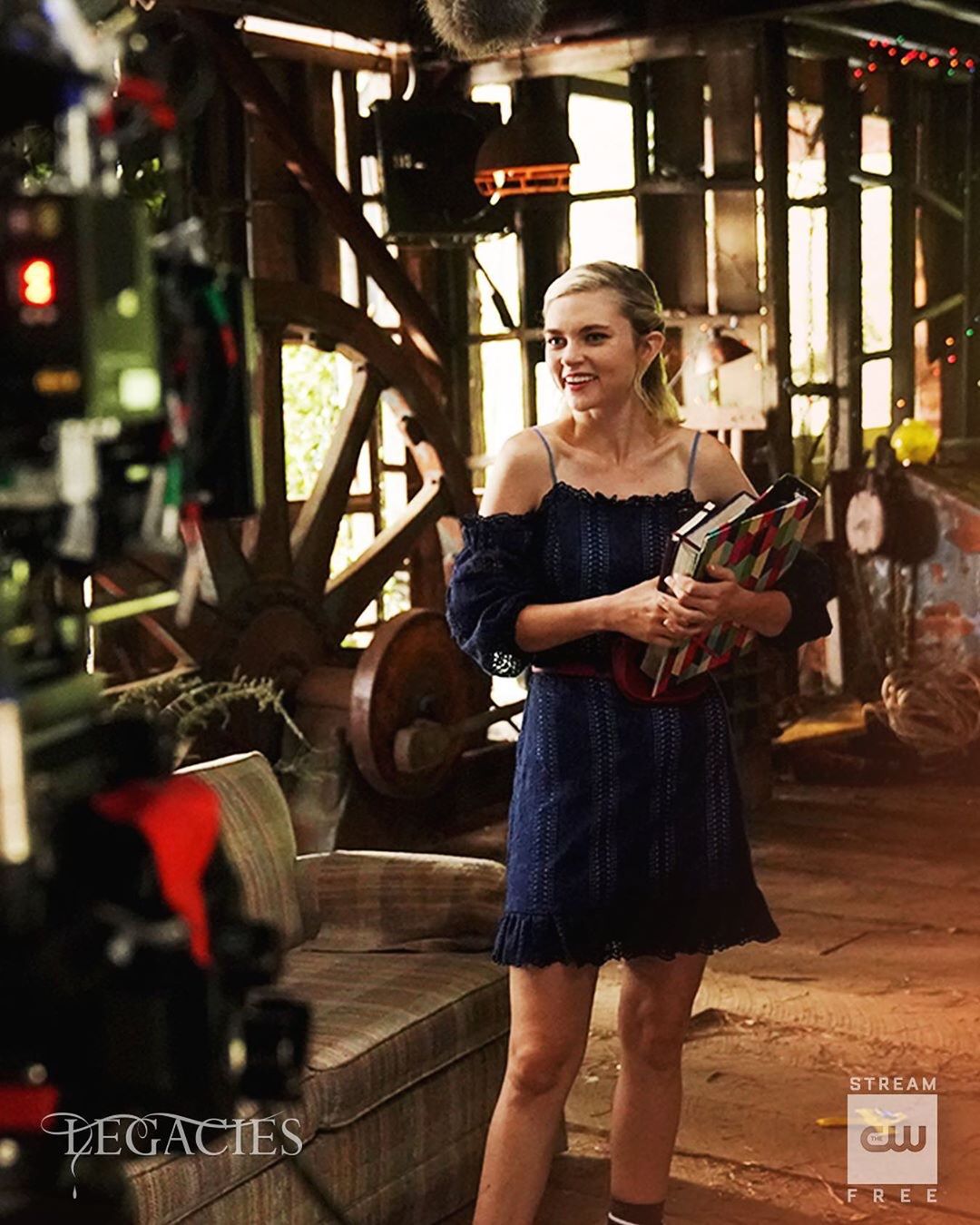 2x01-002.jpg