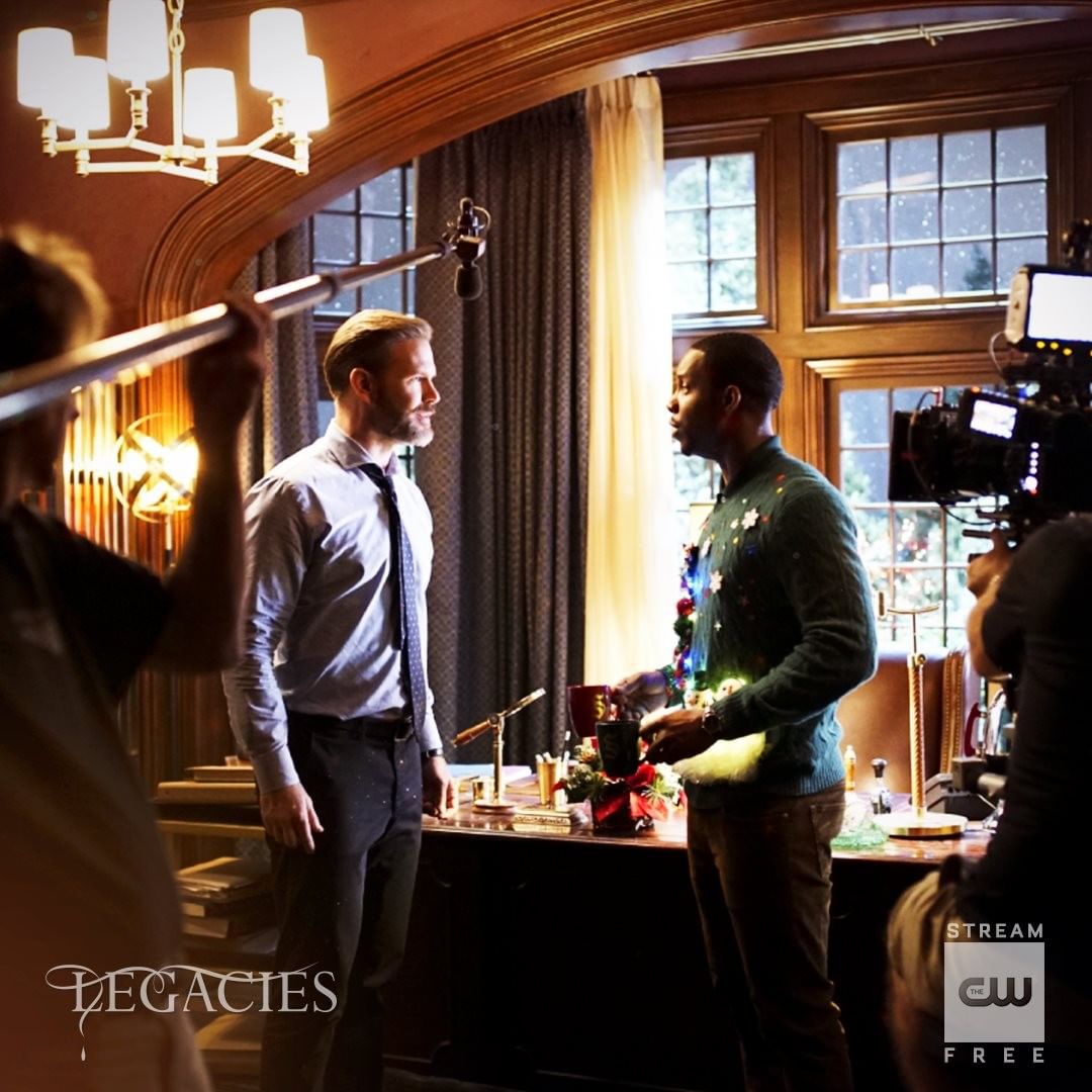 2x08-003.jpg