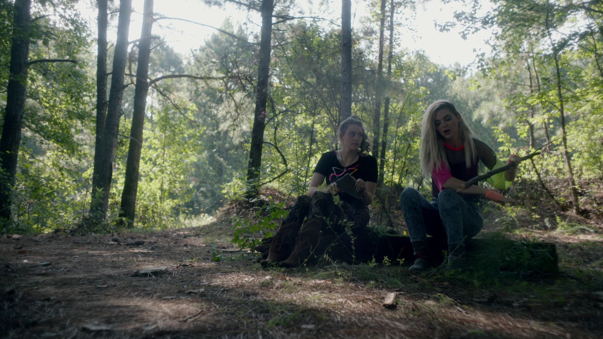 vampirediariesworld-dot-nl_Legacies2x05ScrewEndgame01470.jpg