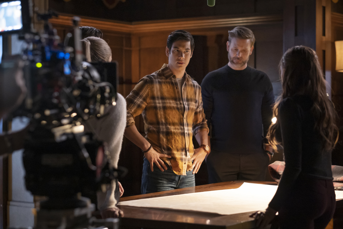 3x08-004.jpg
