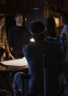 3x08-002.jpg