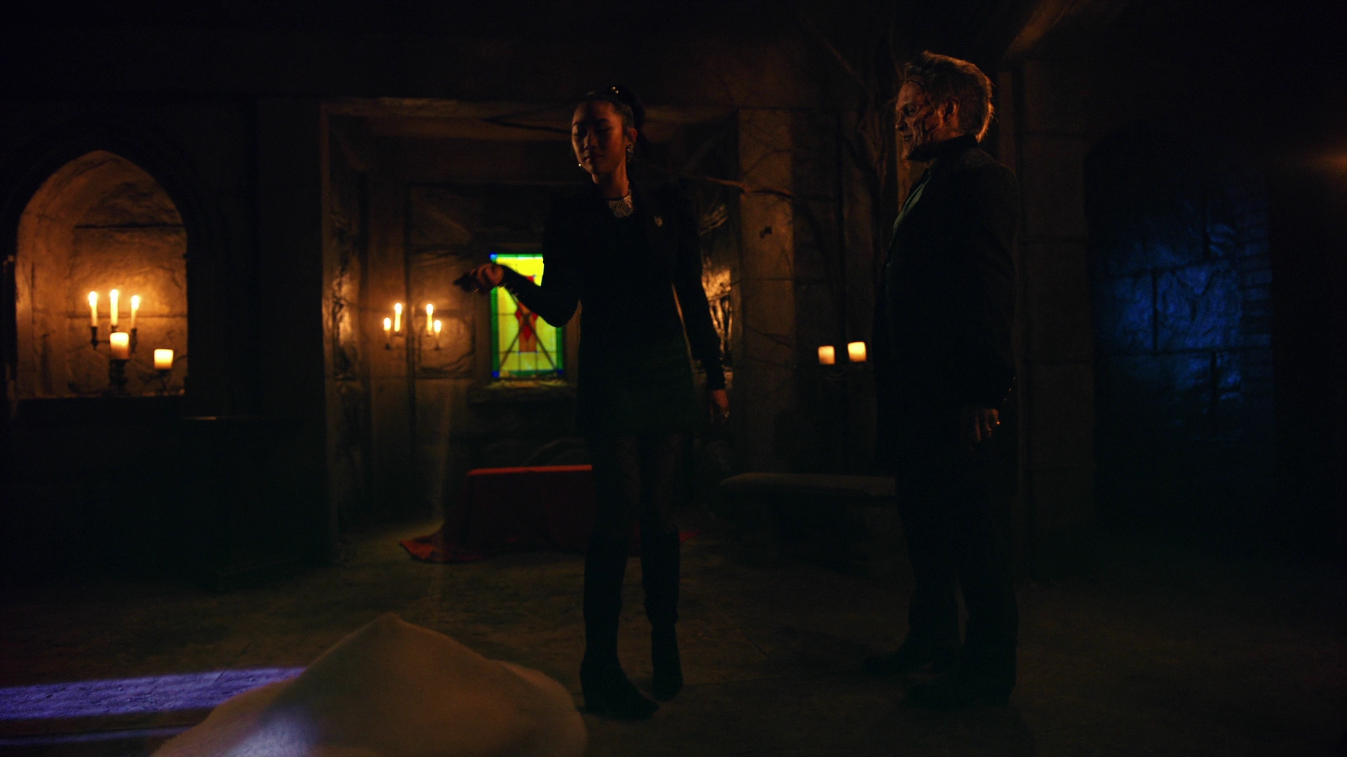 VampireDiariesWorld-dot-nl_Legacies3x02GoodbyesSureDoSuck2369.jpg
