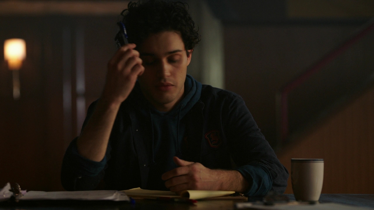 VampireDiariesWorld-dot-nl_Legacies3x03SalvatoreTheMusical0403.jpg