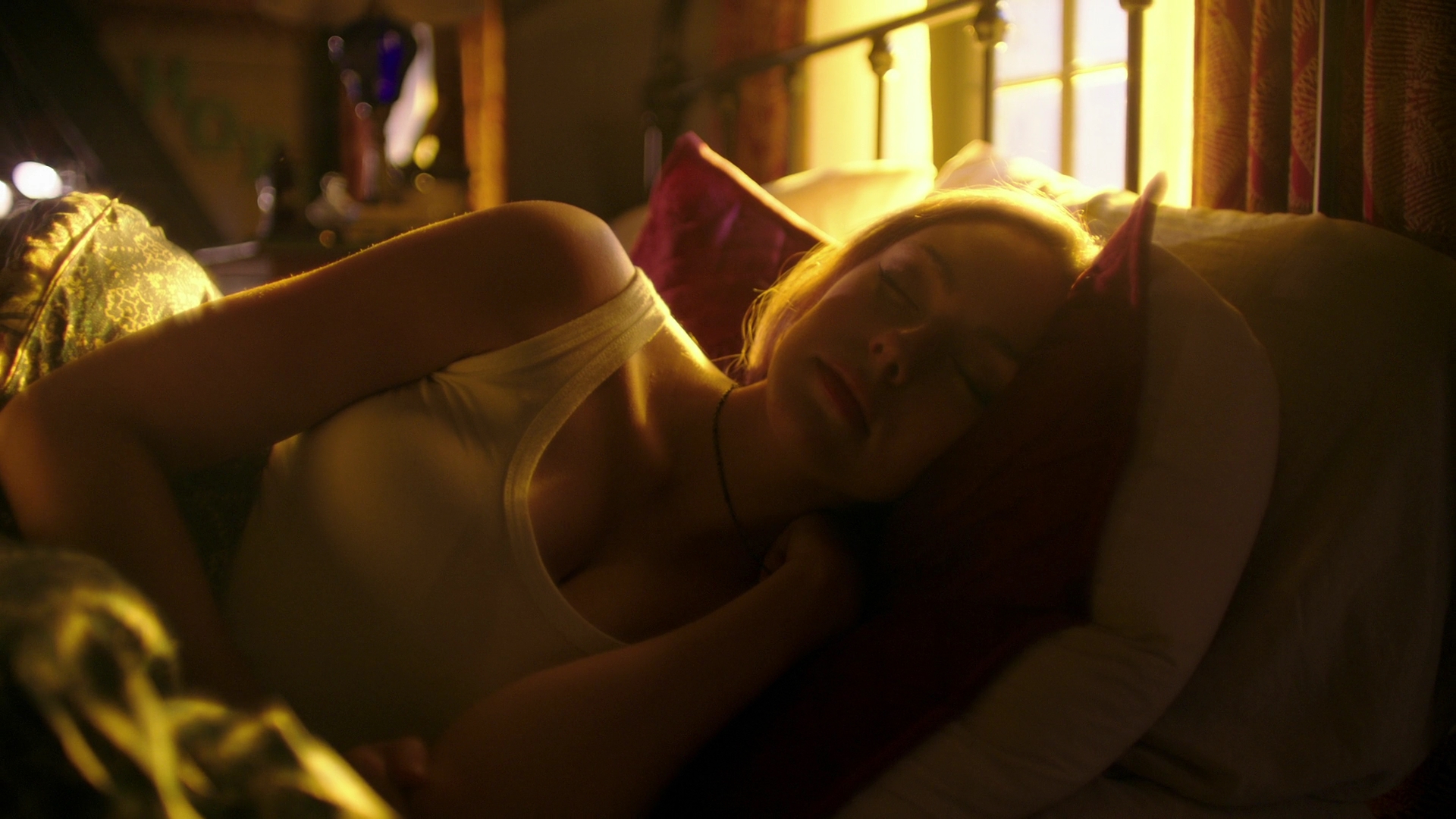 VampireDiariesWorld-dot-nl_Legacies3x04HoldOnTight0004.jpg