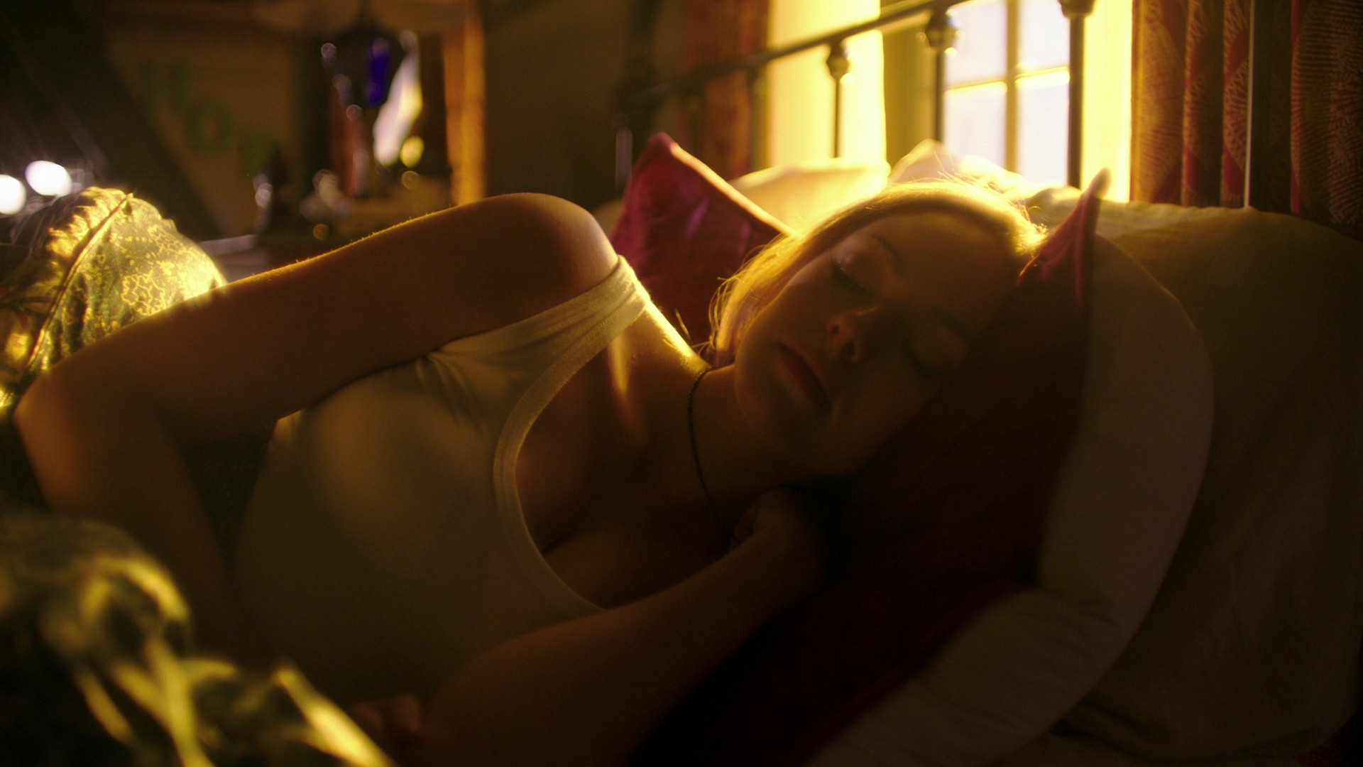 VampireDiariesWorld-dot-nl_Legacies3x04HoldOnTight0005.jpg