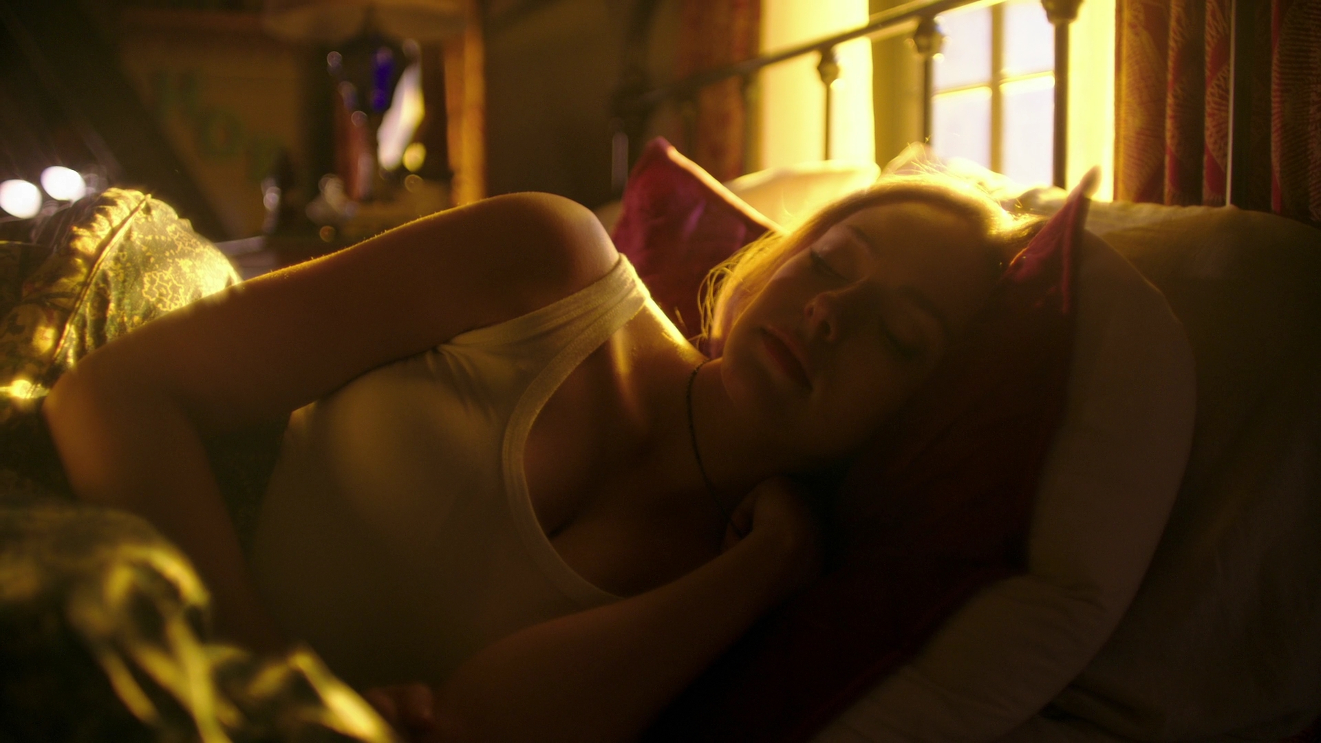 VampireDiariesWorld-dot-nl_Legacies3x04HoldOnTight0007.jpg