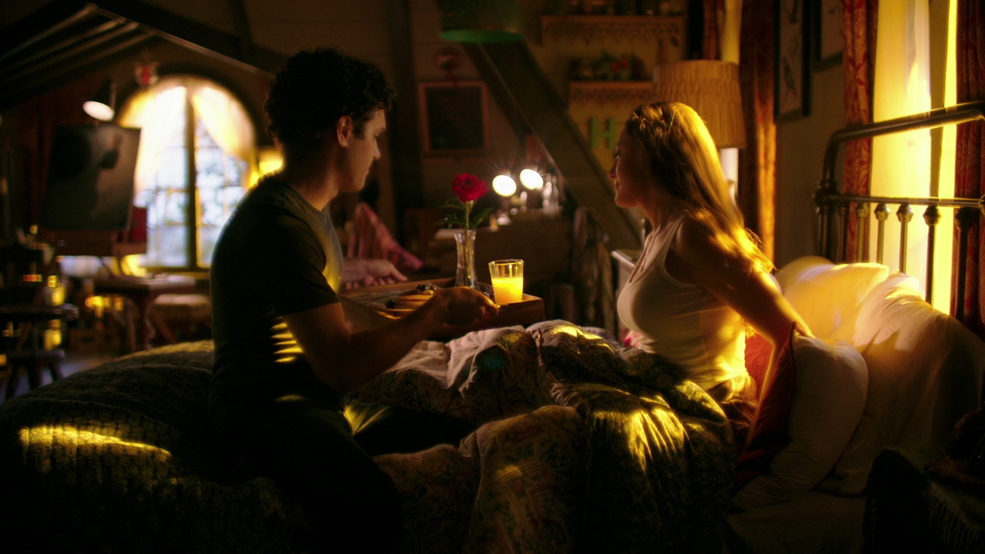 VampireDiariesWorld-dot-nl_Legacies3x04HoldOnTight0019.jpg
