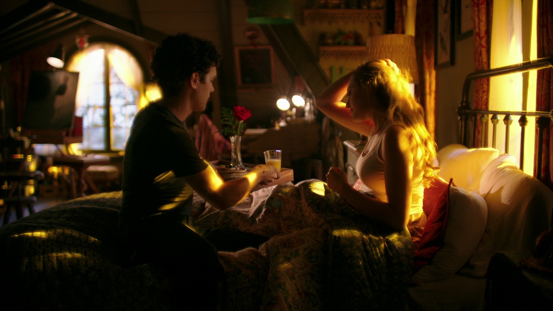 VampireDiariesWorld-dot-nl_Legacies3x04HoldOnTight0020.jpg