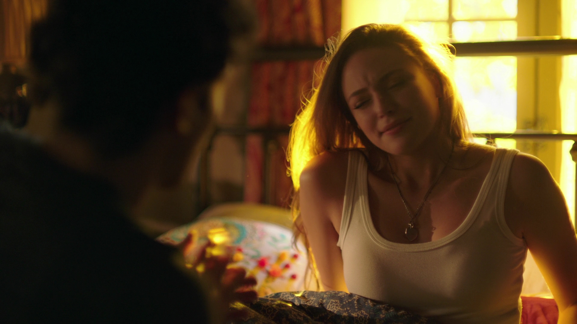 VampireDiariesWorld-dot-nl_Legacies3x04HoldOnTight0024.jpg