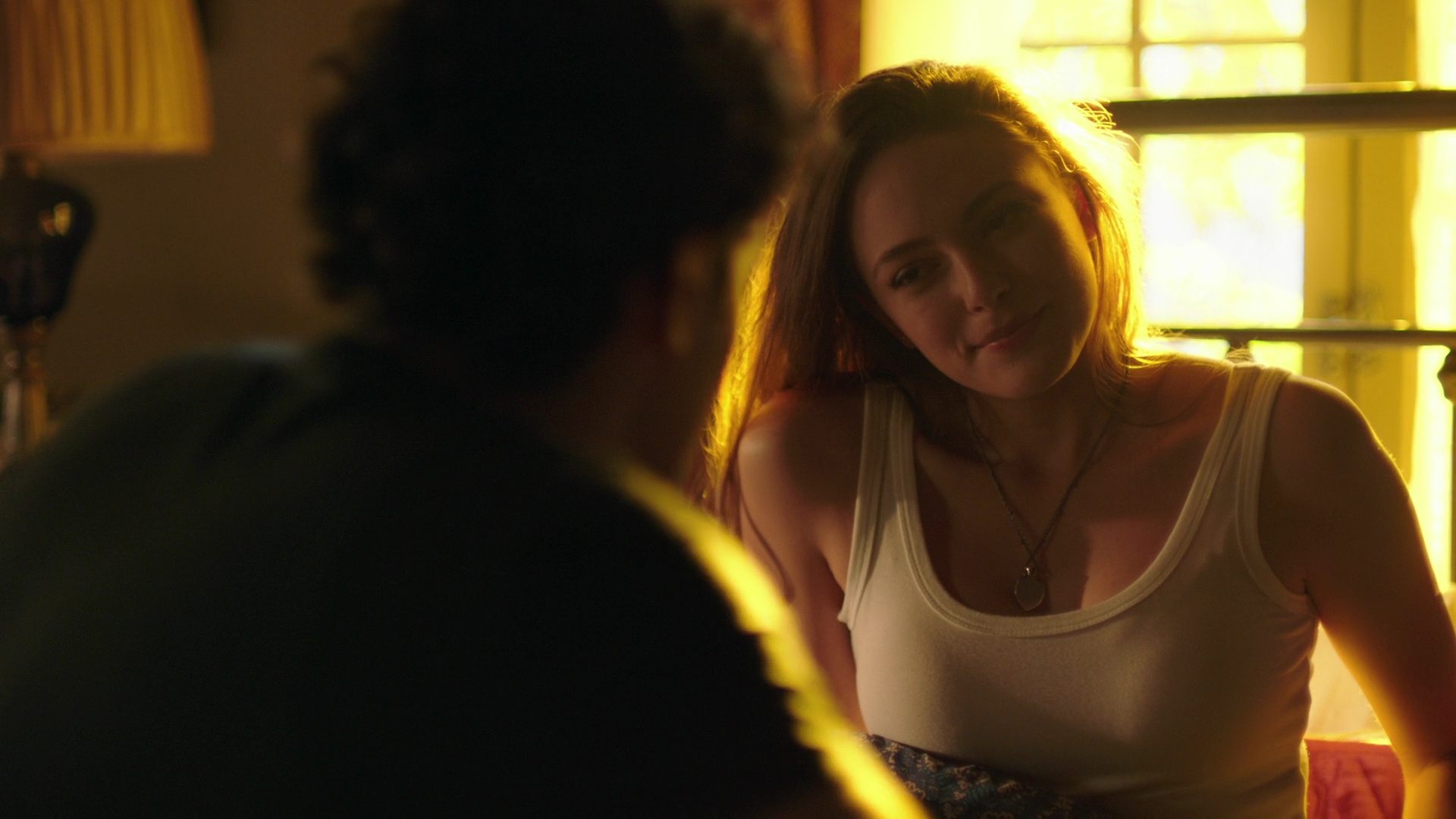 VampireDiariesWorld-dot-nl_Legacies3x04HoldOnTight0025.jpg