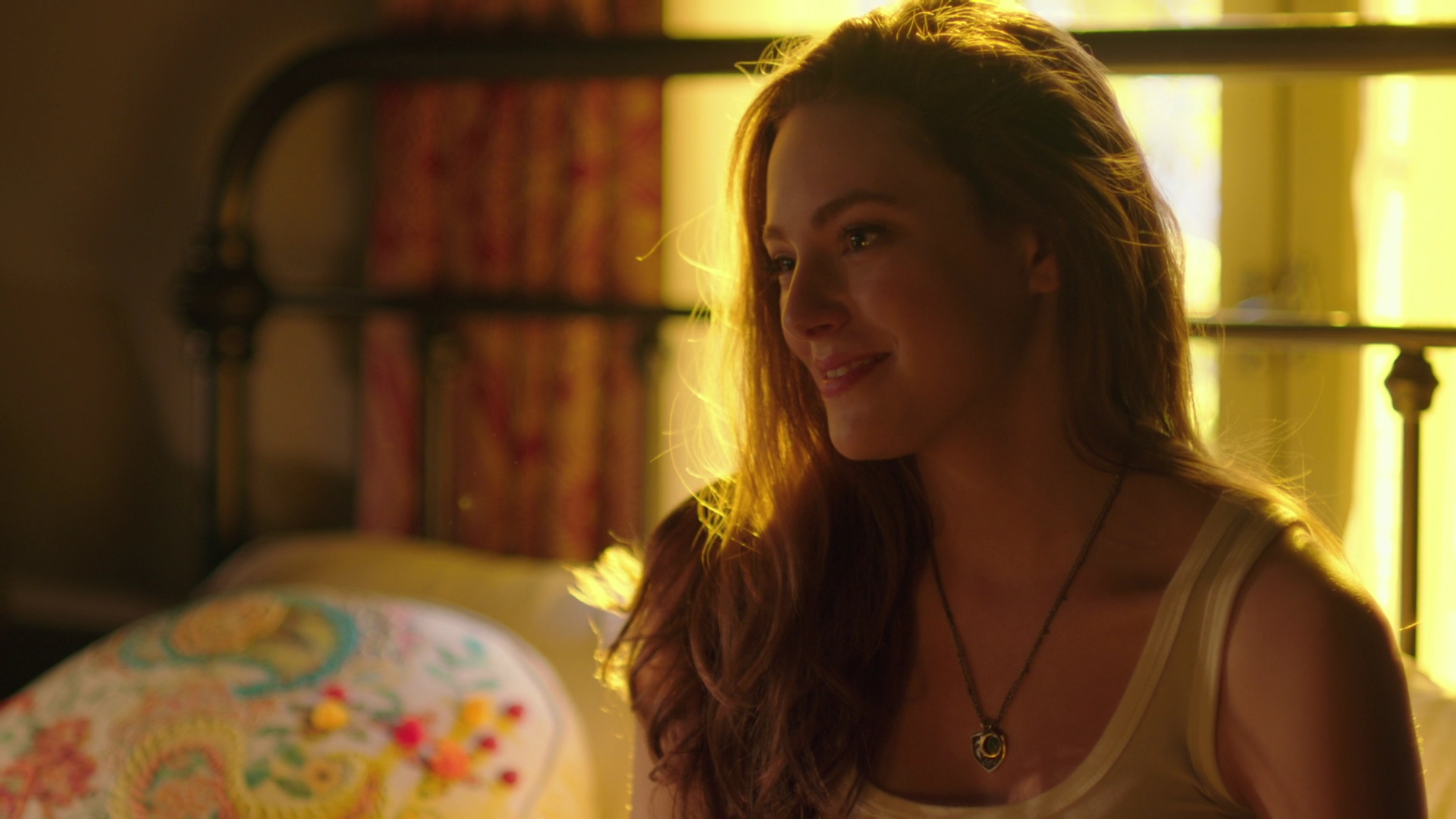 VampireDiariesWorld-dot-nl_Legacies3x04HoldOnTight0042.jpg