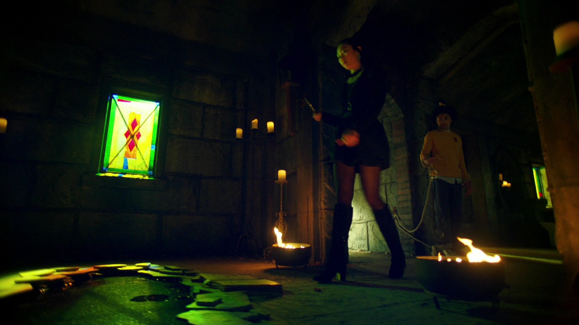 VampireDiariesWorld-dot-nl_Legacies3x04HoldOnTight0327.jpg