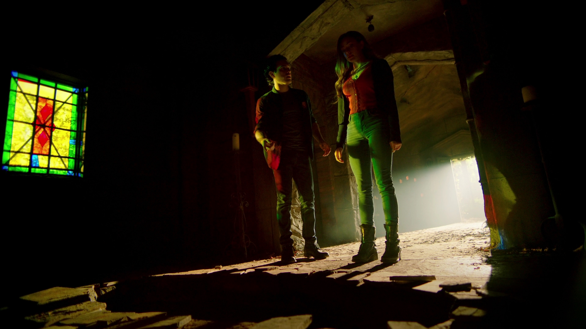 VampireDiariesWorld-dot-nl_Legacies3x04HoldOnTight1735.jpg