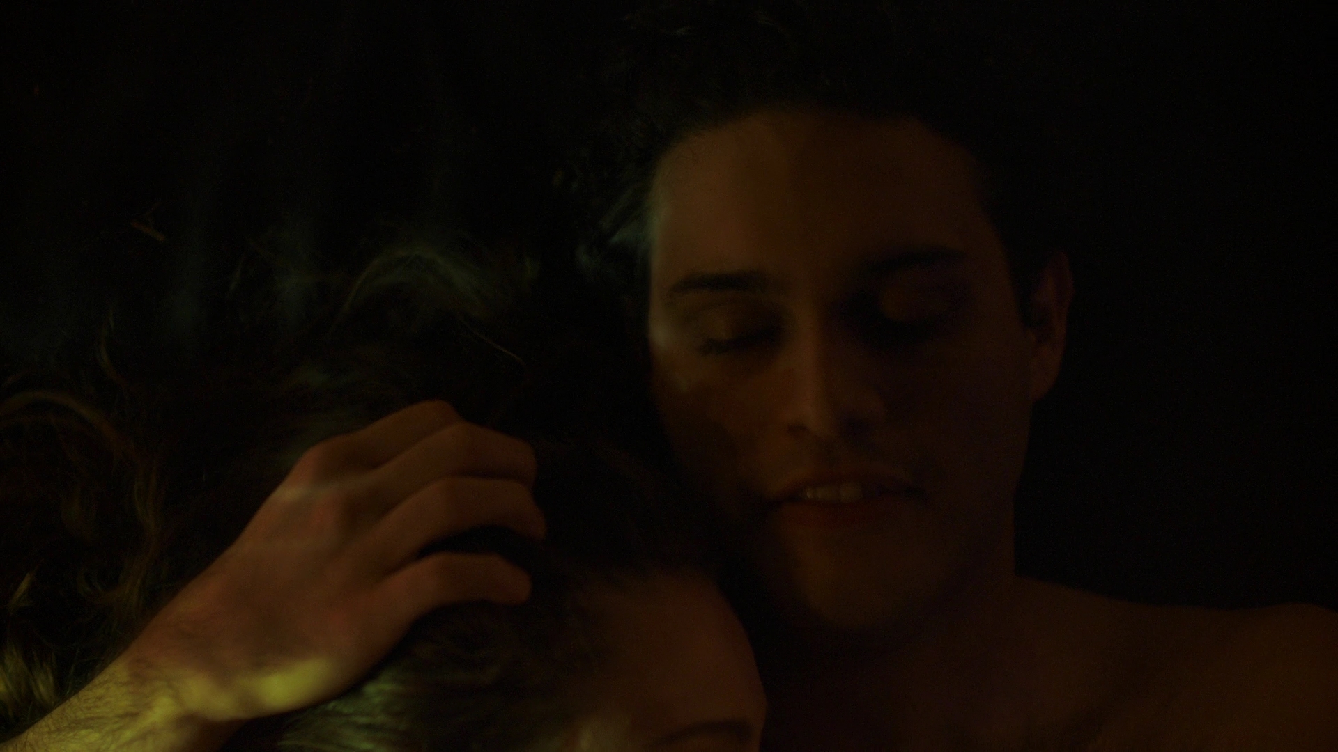 VampireDiariesWorld-dot-nl_Legacies3x04HoldOnTight2350.jpg