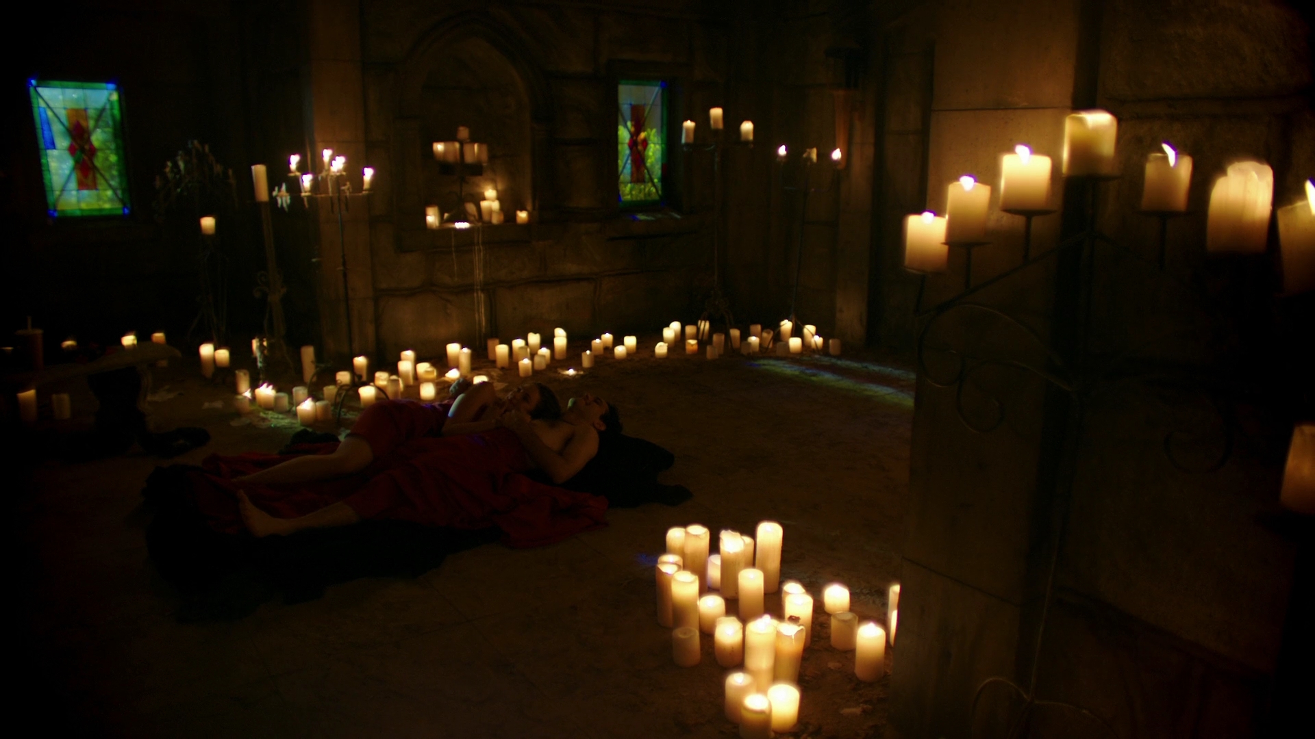 VampireDiariesWorld-dot-nl_Legacies3x04HoldOnTight2360.jpg