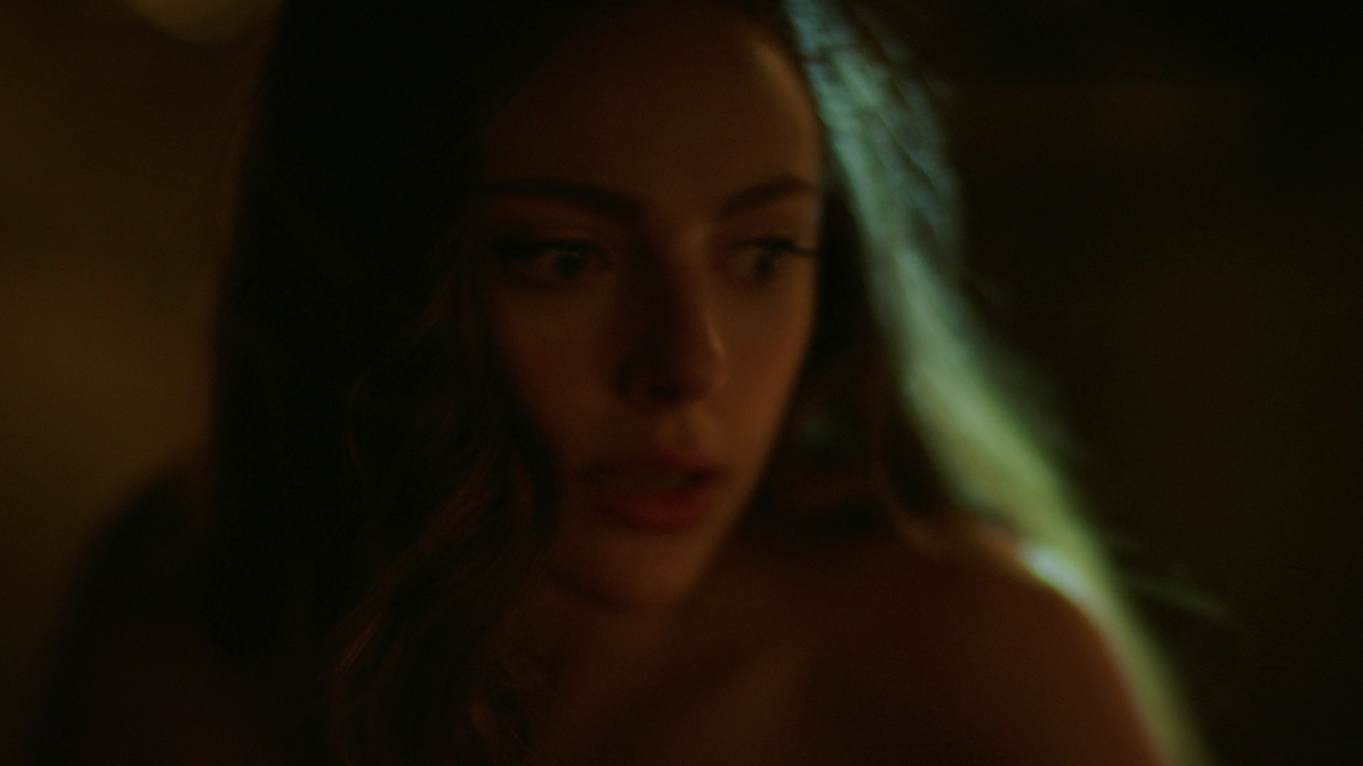 VampireDiariesWorld-dot-nl_Legacies3x04HoldOnTight2401.jpg