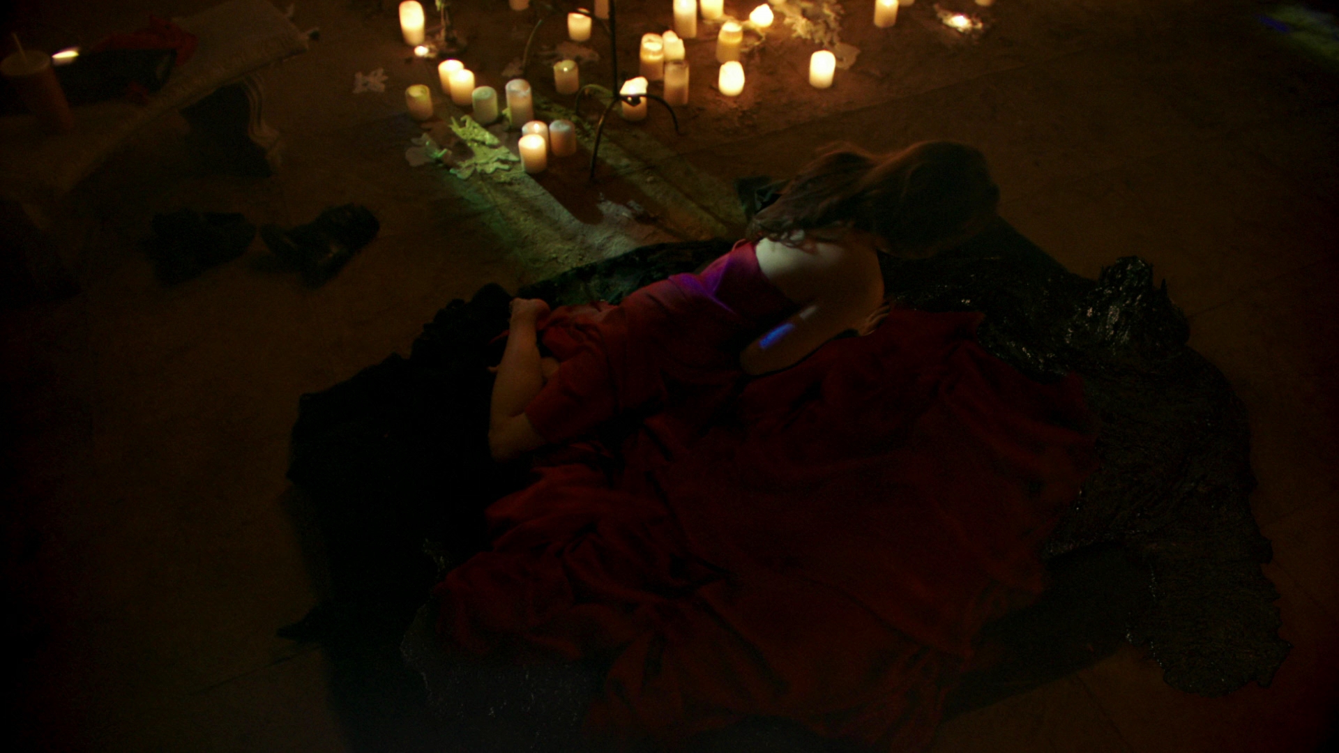 VampireDiariesWorld-dot-nl_Legacies3x04HoldOnTight2403.jpg