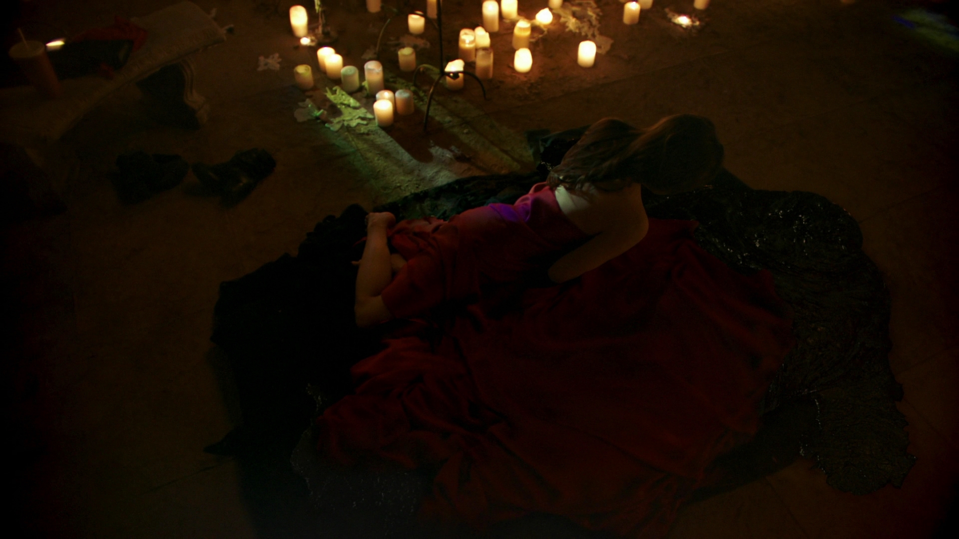 VampireDiariesWorld-dot-nl_Legacies3x04HoldOnTight2404.jpg
