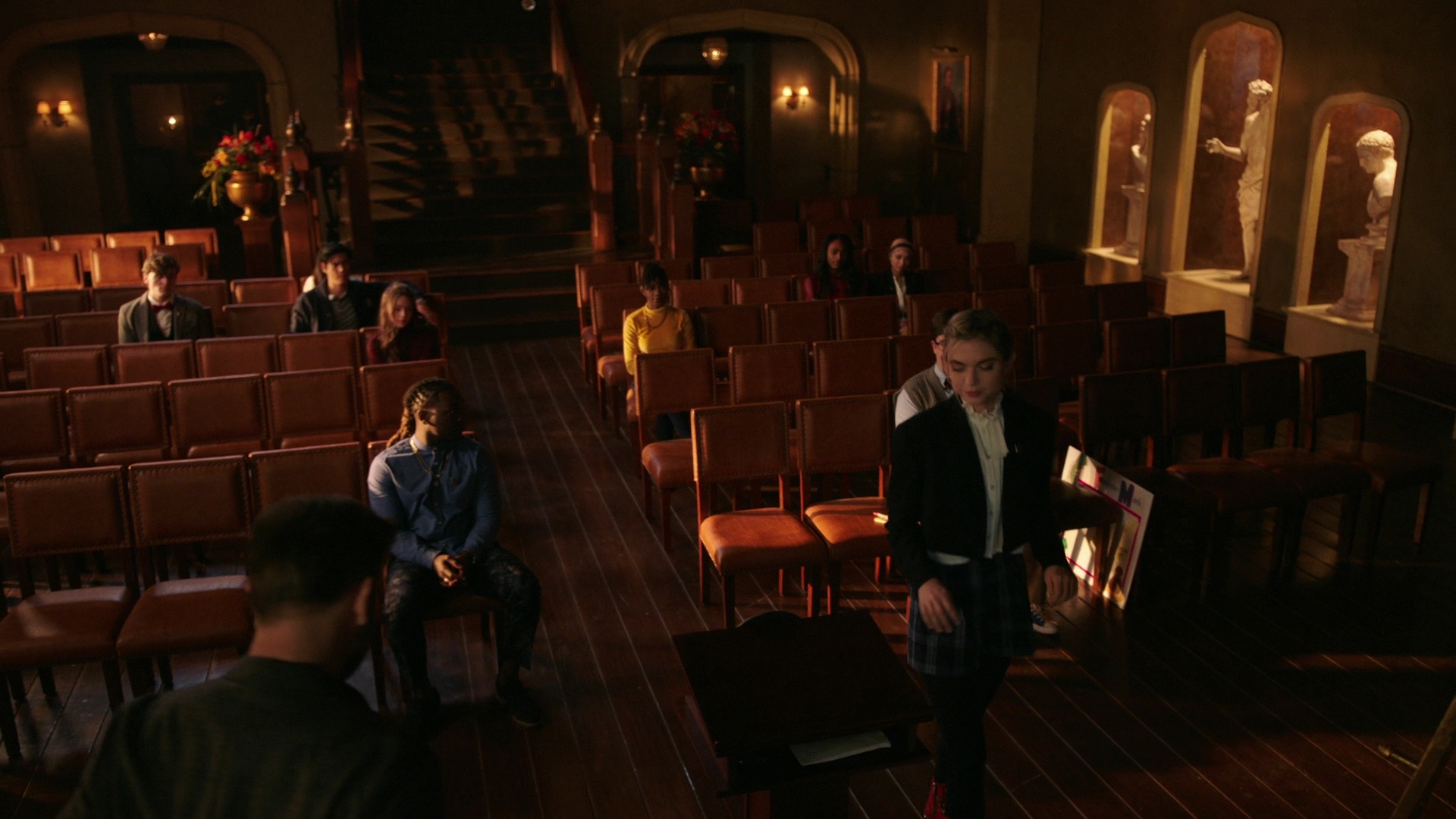 VampireDiariesWorld-dot-nl_Legacies3x07YupItsaLeprechaunAllRight0047.jpg