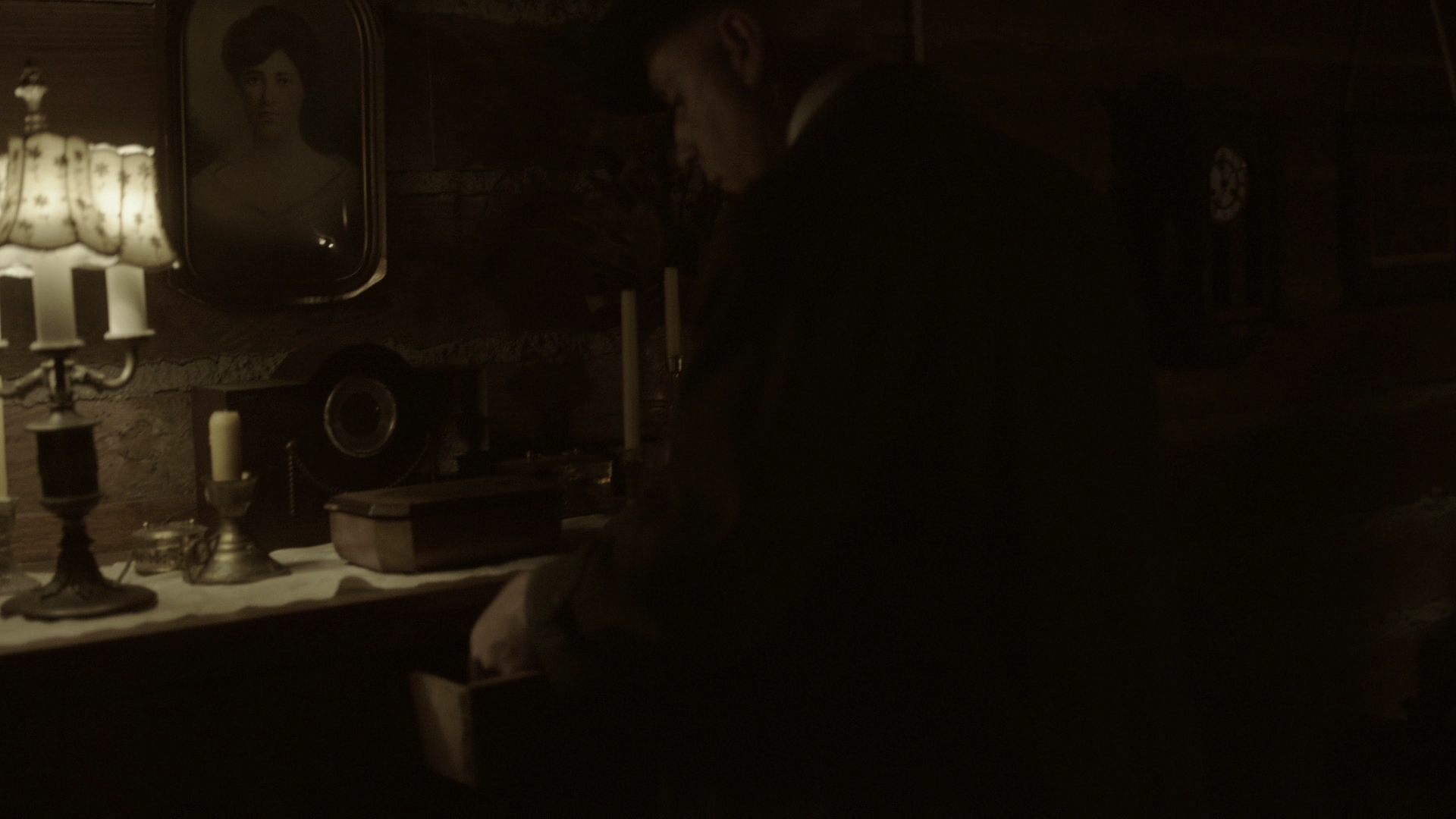 VampireDiariesWorld-dot-nl_Legacies3x09DoAllMalivoreMonstersProvideThisLevelOfEmotionalInsight0035.jpg