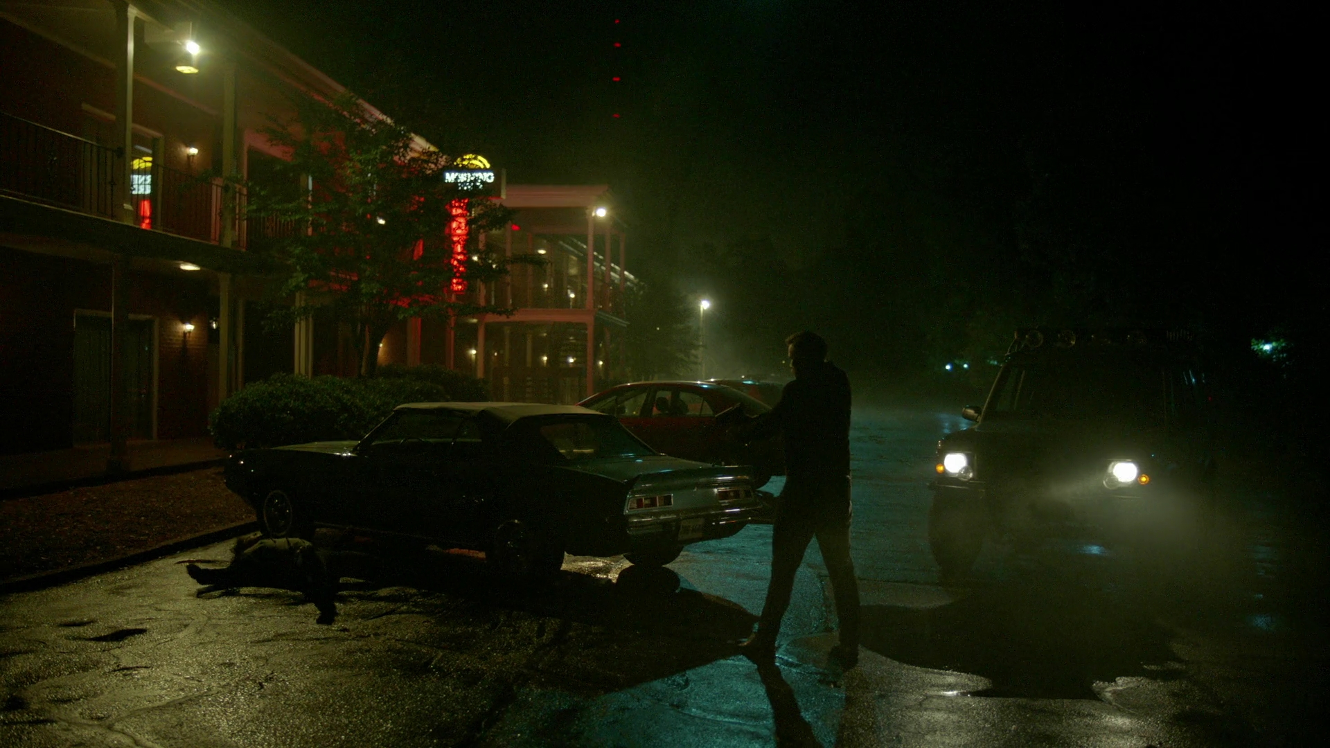 VampireDiariesWorld-dot-nl_Legacies3x16FatesABitchIsntIt1918.jpg