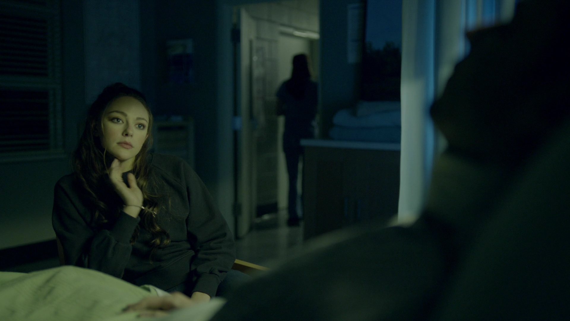 VampireDiariesWorld-dot-nl_Legacies3x16FatesABitchIsntIt1963.jpg