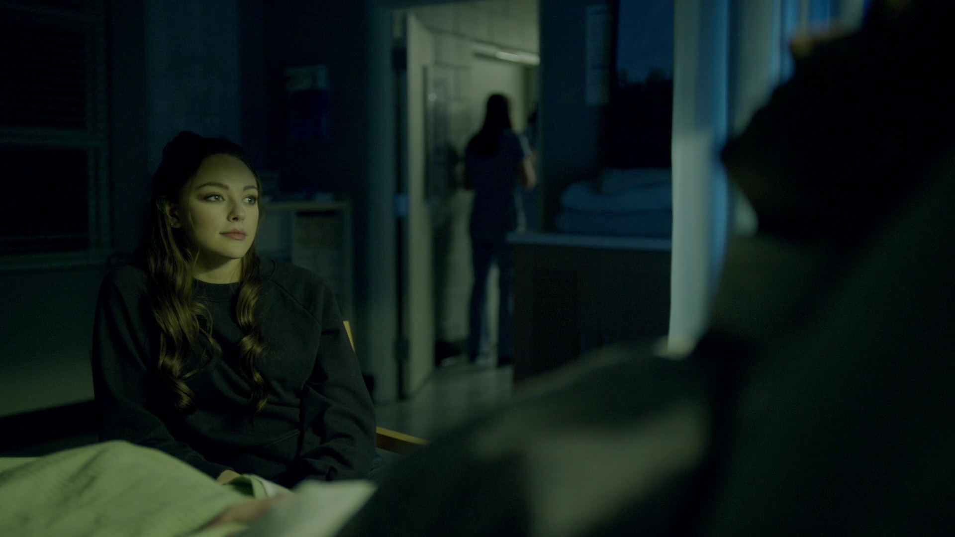 VampireDiariesWorld-dot-nl_Legacies3x16FatesABitchIsntIt1971.jpg