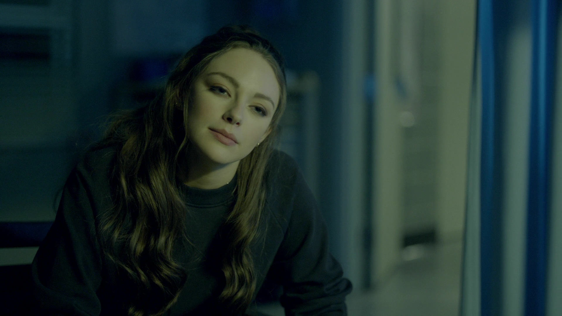 VampireDiariesWorld-dot-nl_Legacies3x16FatesABitchIsntIt2006.jpg