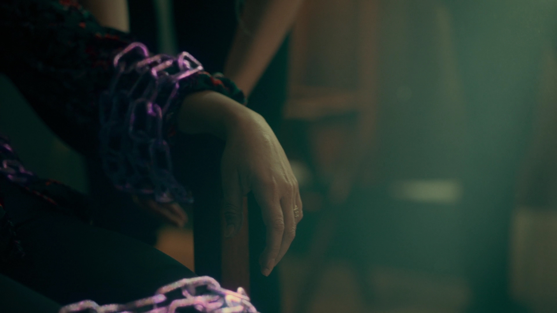 vampirediariesworld-dot-nl_Legacies4x12NotAllThoseWhoWanderAreLost0225.jpg vampirediariesworld-dot-nl_Legacies4x12NotAllThoseWhoWanderAreLost0225.jpg