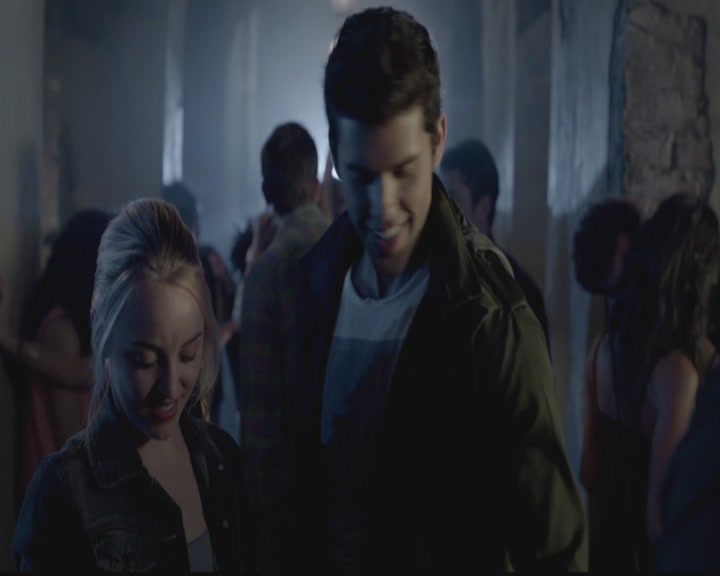 VampireDiariesWorld-dot-org_TheOriginals1x02HouseOfTheRisingSun0025.jpg
