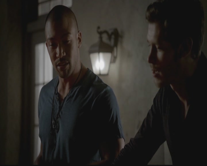VampireDiariesWorld-dot-org_TheOriginals1x02HouseOfTheRisingSun0056.jpg