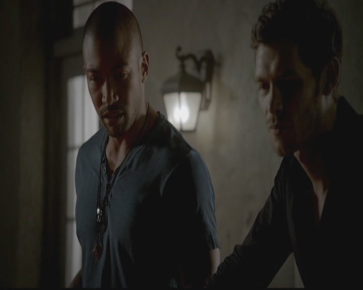 VampireDiariesWorld-dot-org_TheOriginals1x02HouseOfTheRisingSun0075.jpg