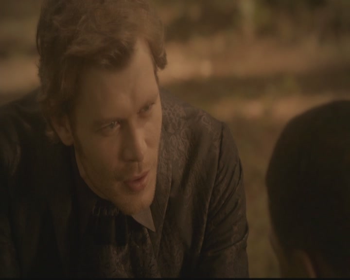 VampireDiariesWorld-dot-org_TheOriginals1x02HouseOfTheRisingSun0708.jpg