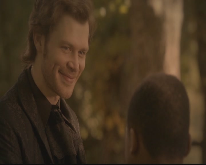 VampireDiariesWorld-dot-org_TheOriginals1x02HouseOfTheRisingSun0724.jpg