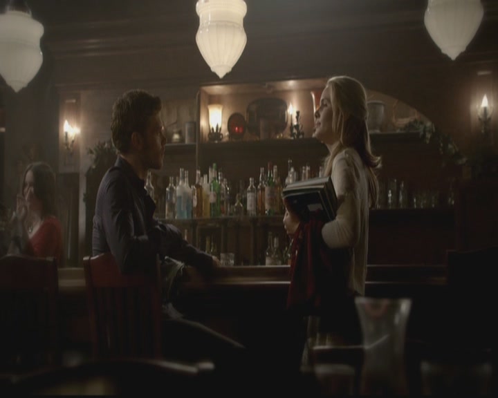 VampireDiariesWorld-dot-org_TheOriginals1x02HouseOfTheRisingSun1364.jpg