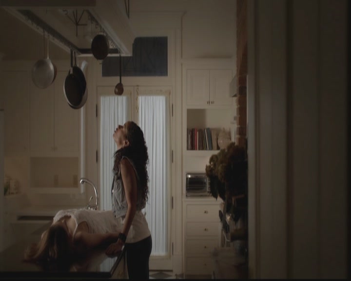 VampireDiariesWorld-dot-org_TheOriginals1x03TangledUpInBlue2276.jpg VampireDiariesWorld-dot-org_TheOriginals1x03TangledUpInBlue2276.jpg