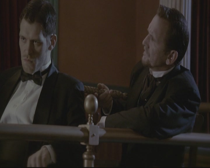 VampireDiariesWorld-dot-org_TheOriginals1x15LeGrandGuignol1710.jpg