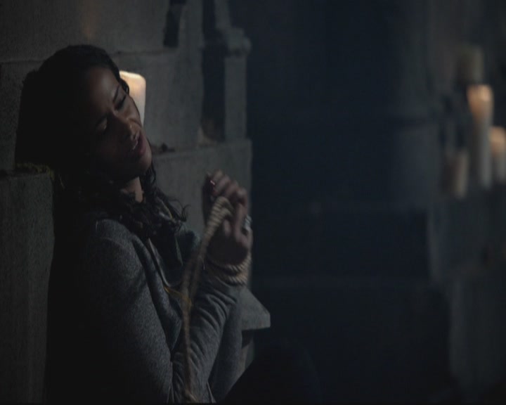 VampireDiariesWorld-dot-org_TheOriginals1x15LeGrandGuignol1927.jpg