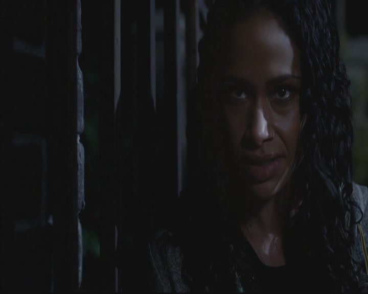 VampireDiariesWorld-dot-org_TheOriginals1x15LeGrandGuignol1981.jpg