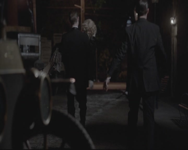 VampireDiariesWorld-dot-org_TheOriginals1x15LeGrandGuignol2210.jpg