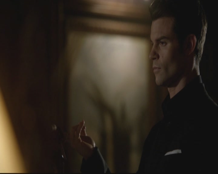 VampireDiariesWorld-dot-org_TheOriginals1x17MoonOverBourbonStreet0148.jpg
