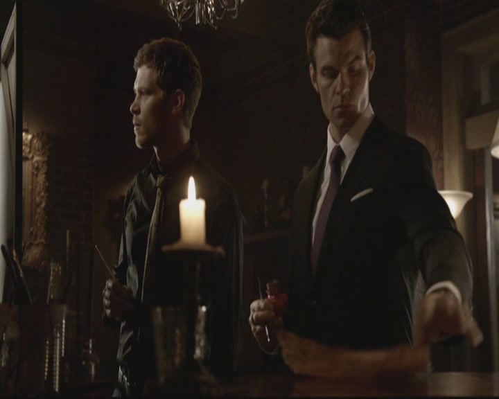 VampireDiariesWorld-dot-org_TheOriginals1x17MoonOverBourbonStreet2265.jpg